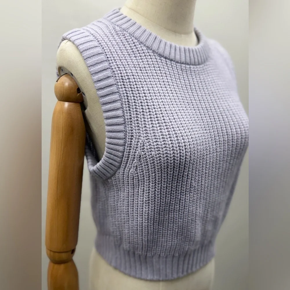 H&M Lilac Knit Sweater Vest Size S Cropped Sleeveless Pullover Top